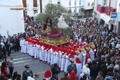 El Huerto tie de rojo las calles de lora